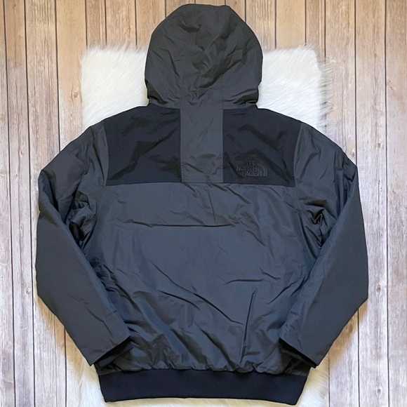 The North Face Men’s Newington Jacket In Asphalt Grey - Picture 6 of 9